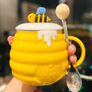 Cute Bee Ceramic Mug with Lid and Spoon - Perfect Breakfast Mug for Girls, Best Friend Birthday Gift, Water and Coffee Cup