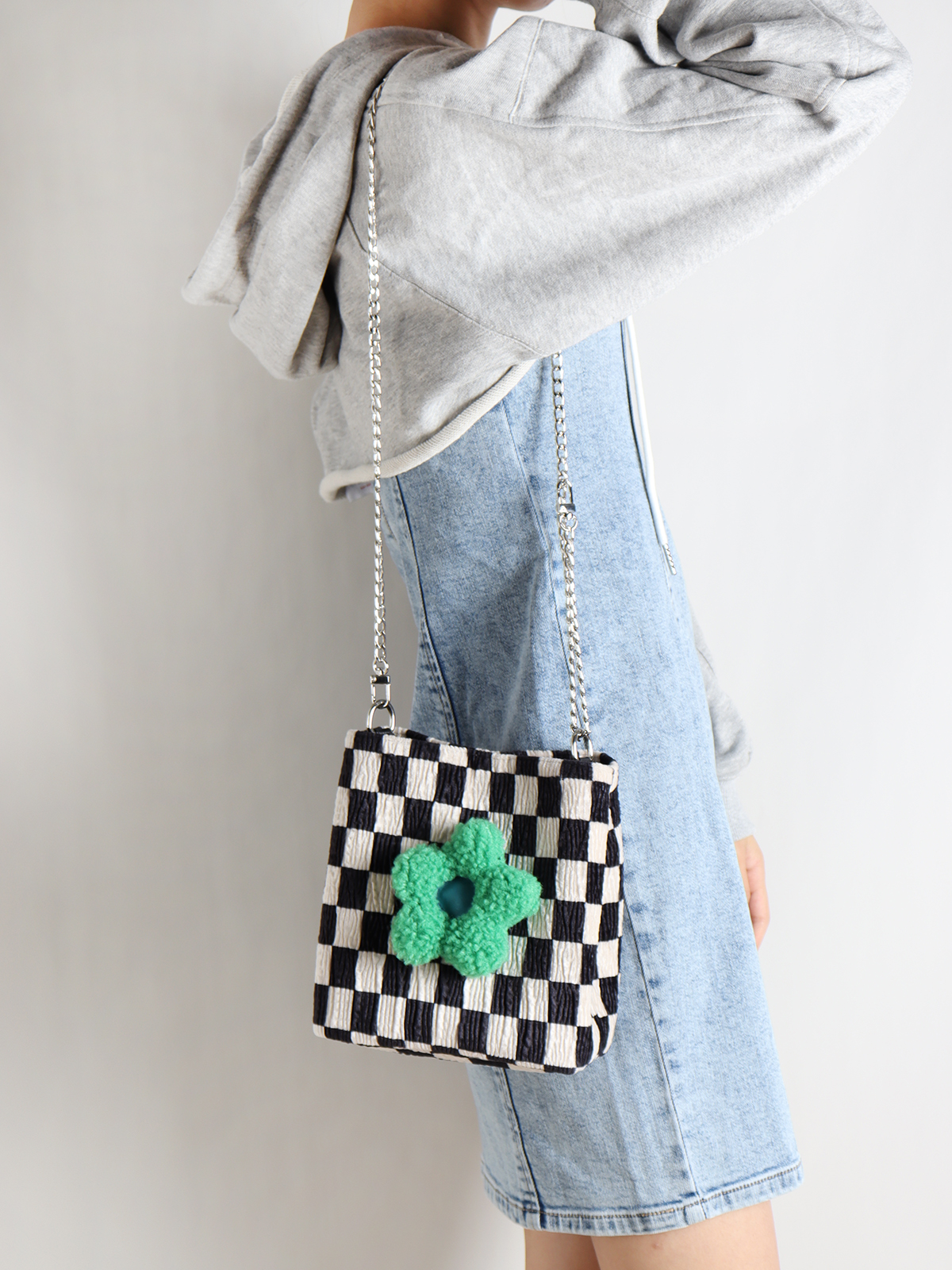 Cute Checkered Bucket Bag - Soft Floral Tote Crossbody for Spring/Summer - Large Capacity Niche Fashion Accessory Cute Checkered Bucket Bag - Soft Floral Tote Crossbody for Spring/Summer - Large Capacity Niche Fashion Accessory