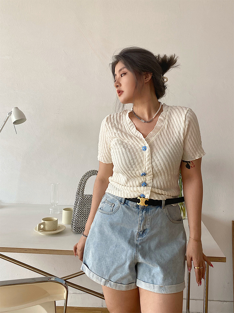 Cute Plus Size Knitted Cardigan - Fresh Design Button Short Sleeve Top for Slimming Style Cute Plus Size Knitted Cardigan - Fresh Design Button Short Sleeve Top for Slimming Style