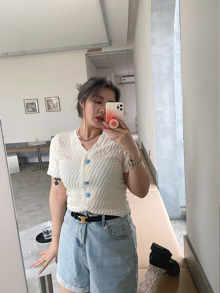 Cute Plus Size Knitted Cardigan - Fresh Design Button Short Sleeve Top for Slimming Style Cute Plus Size Knitted Cardigan - Fresh Design Button Short Sleeve Top for Slimming Style