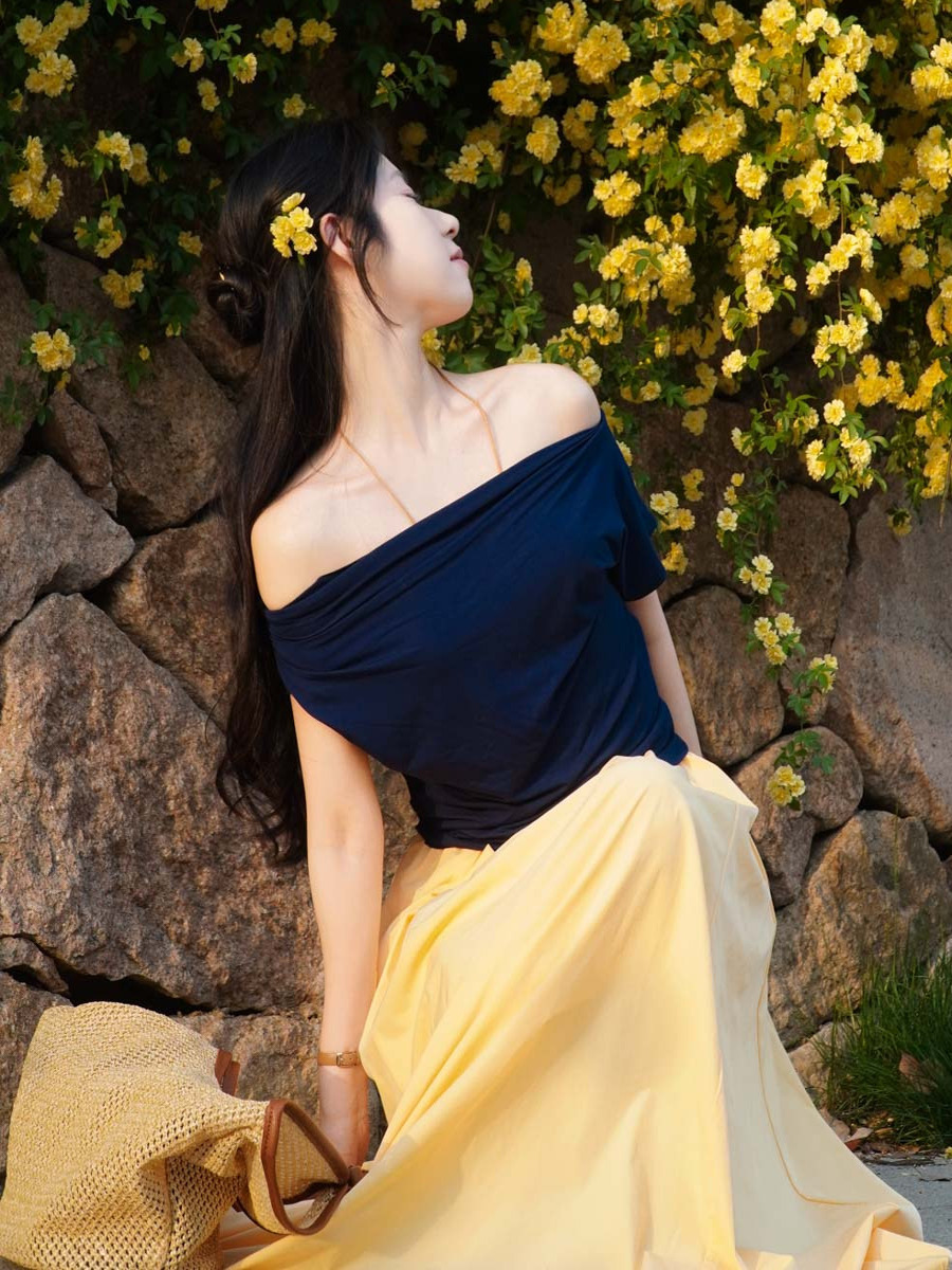 Deep Blue Off-Shoulder Modal Short-Sleeve T-Shirt - Flattering Fit, Thin & Stretchy, Versatile Summer Top for 2025 Deep Blue Off-Shoulder Modal Short-Sleeve T-Shirt - Flattering Fit, Thin & Stretchy, Versatile Summer Top for 2025