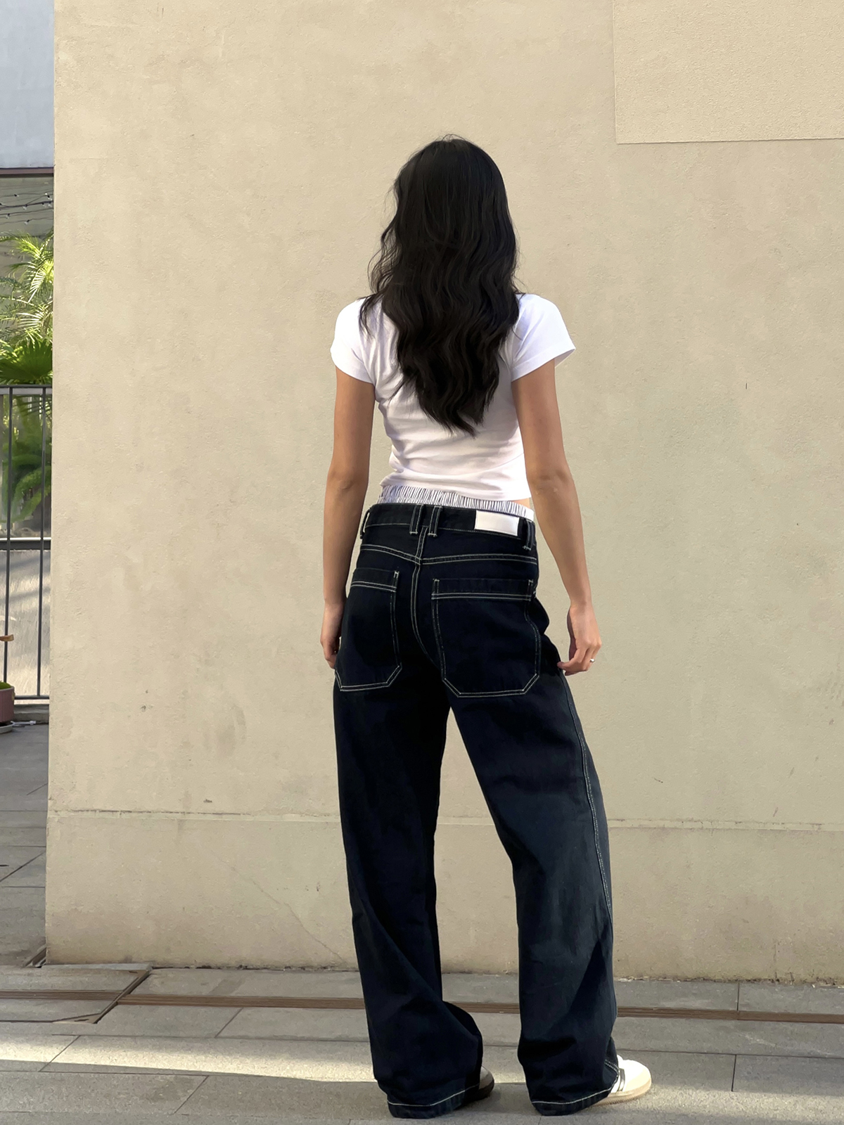 Deep Roast Black Blue Lazy Workwear Jeans - Casual 90s Style Chillin' Denim for Effortless Everyday Look Deep Roast Black Blue Lazy Workwear Jeans - Casual 90s Style Chillin' Denim for Effortless Everyday Look