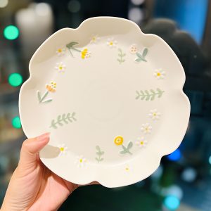 Delicate Daisy Flower Relief Ceramic Rice Bowl - 5-Inch Underglaze Soup Bowl for Home Decor, Aesthetic Kitchenware