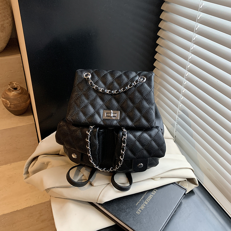 Diamond-Pattern Chain Mini Backpack for Women - Trendy 2025 Chanel-Style Versatile High-End Small Bag Diamond-Pattern Chain Mini Backpack for Women - Trendy 2025 Chanel-Style Versatile High-End Small Bag