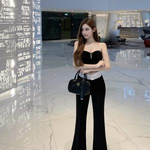 Diamond Strapless Top with Built-In Padding - Fitted Shirt for Stylish Elegance - Perfect for Y2K and Night Out Looks