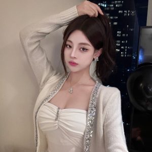 Diamond Strapless Top with Built-In Padding - Fitted Shirt for Stylish Elegance - Perfect for Y2K and Night Out Looks