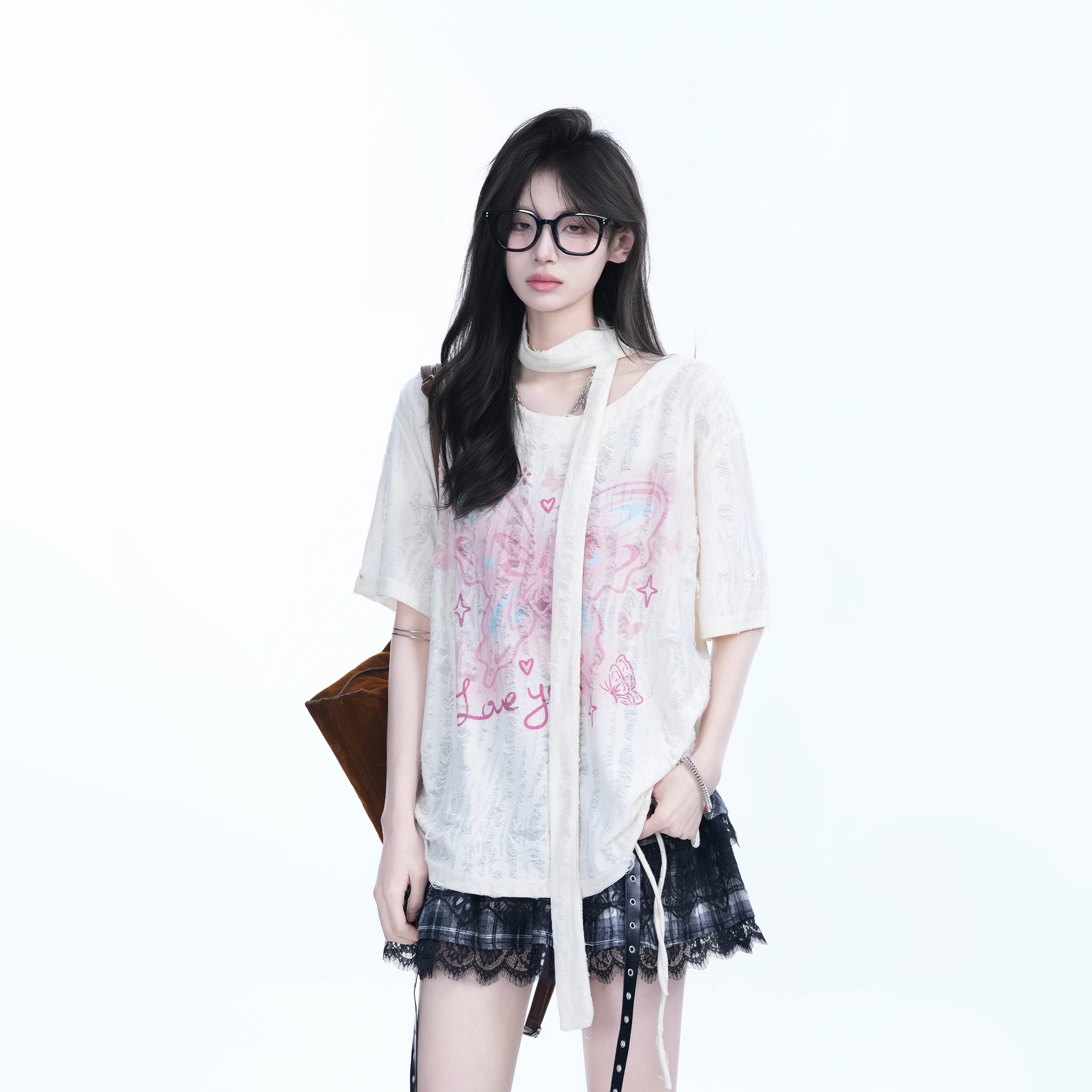 Distressed Butterfly Short-Sleeve T-Shirt with "Sit and Eat Until the Mountains are Empty" Graphic – Trendy American Style, Casual Fit