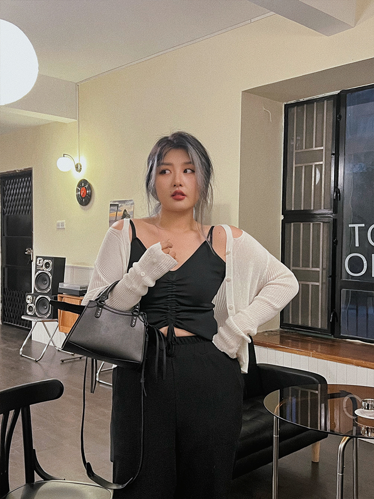 Drawstring Short Inner V-Neck Knitted Top - Pleated Sleeveless Slim-Fit Camisole for Women - Versatile Y2K Style Drawstring Short Inner V-Neck Knitted Top - Pleated Sleeveless Slim-Fit Camisole for Women - Versatile Y2K Style