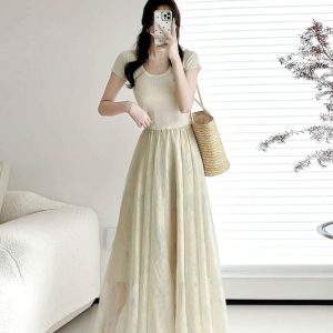 Dreamy High-Waisted Soft Smoke Chiffon Maxi Skirt - Light and Hazy Luster, Flowing Eight-Meter Swing Style for Spring and Summer