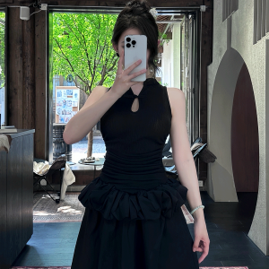 Elegant Black Chinese Style Buttoned Puff Long Skirt - Slimming Hollow-Out Design, Perfect for Formal Ceremonies and Events