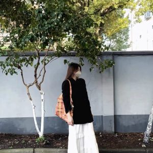 Elegant Black Suit Jacket for Women, Loose Fit Blazer for Petite Figures, High-End Spring Autumn Style, College Chic Fashion