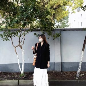 Elegant Black Suit Jacket for Women, Loose Fit Blazer for Petite Figures, High-End Spring Autumn Style, College Chic Fashion