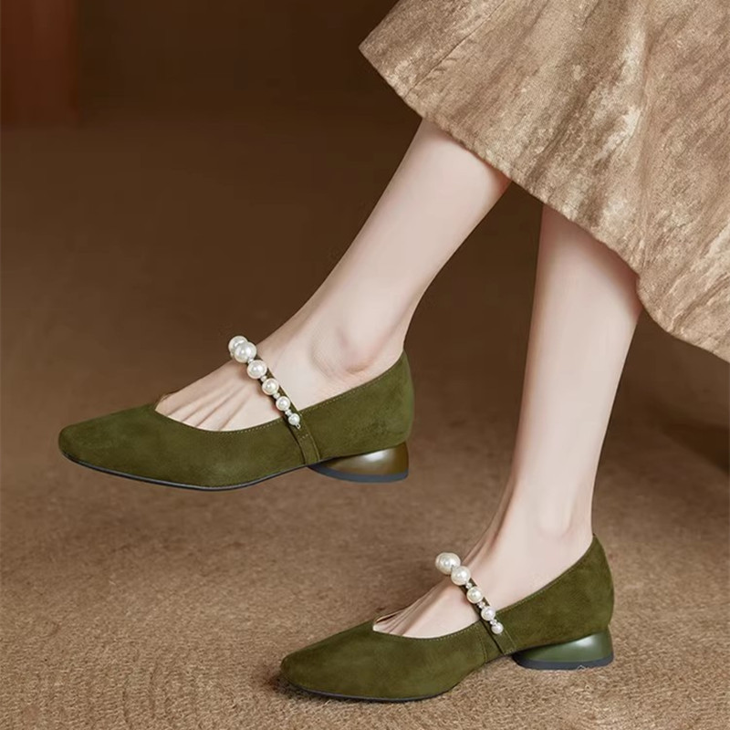 Elegant French Square-Toe Pearl Strap Mary Jane Shoes - Italian Style Shallow Mouth Flats for Chic Fashion Looks