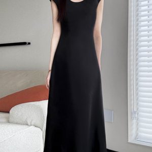 Elegant Heavy Satin Diagonal Cut U-Neck Short Sleeve Dress for Women – Summer 2025 Slim Commuter Style, Chic Evening Wear