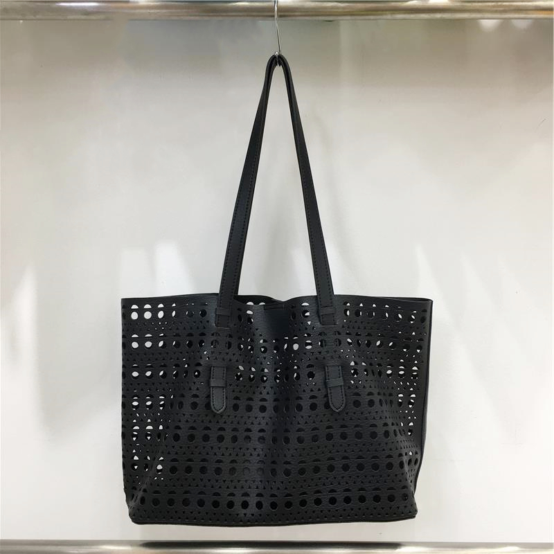 Elegant Hollow Carved Tote Bag - High-End Large Capacity Handbag with Detachable Pouch for Spring/Summer Fashion