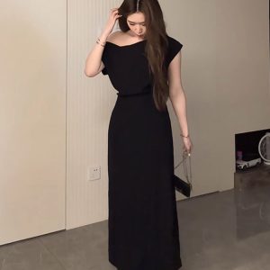 Elegant Off-Shoulder Long Black Dress for Women - Plus Size Summer Style, Flattering for Curvy Figures, Cinched Waist Design
