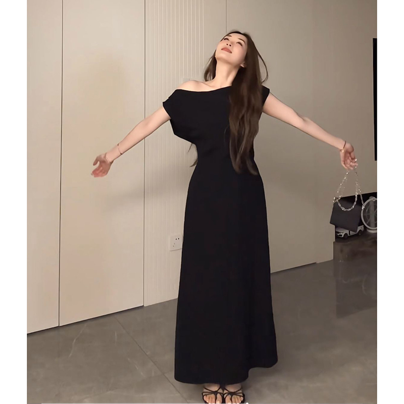 Elegant Off-Shoulder Long Black Dress for Women - Plus Size Summer Style, Flattering for Curvy Figures, Cinched Waist Design