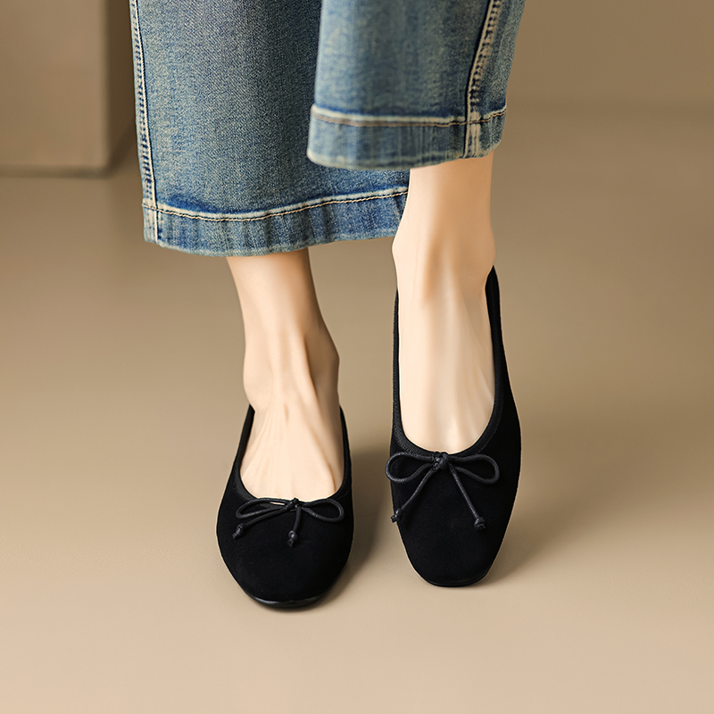 Elegant Sheepskin Bow Flat Shoes for Women - Timeless Shallow Mouth Design, Perfect for Everyday Wear, Chic and Comfortable Footwear