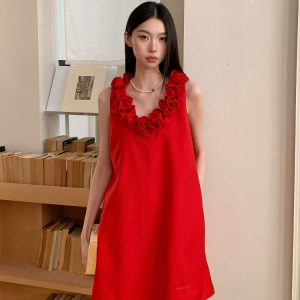 Elegant Slim Fit Sleeveless French Knot Rose Dress - Summer Short Skirt Tank Style for a Chic 90s Look