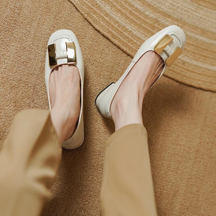 Elegant Vintage Metal Buckle Flat Square-Toe Women's Leather Shoes - Soft Sole, French Style Footwear for Effortless Chic