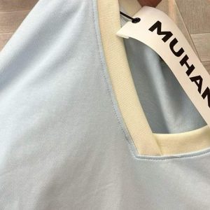 Embroidered Kitty Cat V-Neck Short Sleeve T-Shirt for Women - Unique Cartoon Design, Summer Style, Cute & Cool Girl Fashion