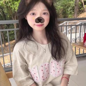 Embroidered Letter Gray Short Sleeve T-Shirt for Girls - Trendy Summer Style for Teens, Sweet Casual Top for Middle and High School Students