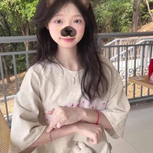 Embroidered Letter Gray Short Sleeve T-Shirt for Girls - Trendy Summer Style for Teens, Sweet Casual Top for Middle and High School Students