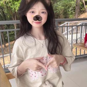 Embroidered Letter Gray Short Sleeve T-Shirt for Girls - Trendy Summer Style for Teens, Sweet Casual Top for Middle and High School Students