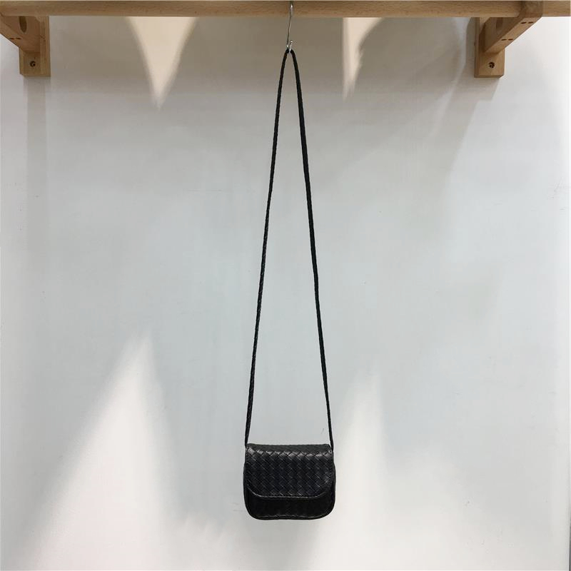 Exquisite Mini Woven Bag - Cute Fashionable Crossbody Coin Purse & Card Holder - Chic Square Design for Niche Style Lovers