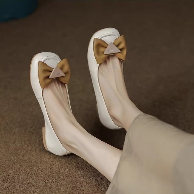 Fashionable Women's Genuine Leather Slip-On Flats with French Round-Toe and Bowknot Detail - Italian Style Shoes