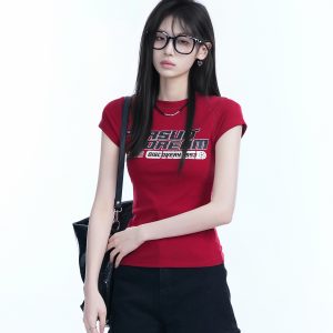 Fitted Red Short-Sleeve T-Shirt for Women - American Retro Style with "Sit and Eat Until the Mountains Are Empty" Print, Slimming Round Neck Design