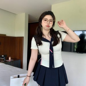 Fitted T-Shirt with Detachable Navy Collar Vest - Tokyo Style Senior Sister Top for a Chic, Slightly Chubby Fit