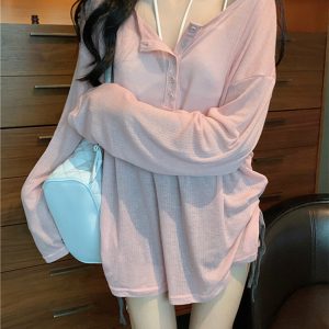 Flattering Plus Size Long Sleeve T-Shirt for Women, Lightweight Loose-Fitting Sun Protection Top, Ideal for Curvy Figures