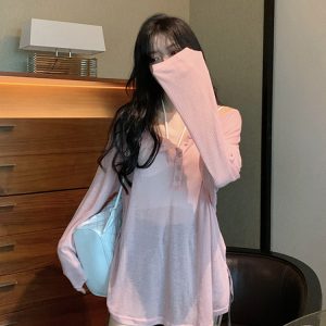 Flattering Plus Size Long Sleeve T-Shirt for Women, Lightweight Loose-Fitting Sun Protection Top, Ideal for Curvy Figures