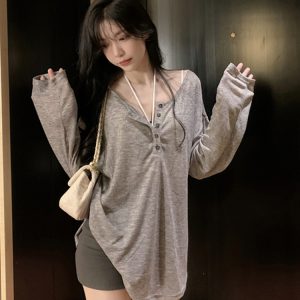 Flattering Plus Size Long Sleeve T-Shirt for Women, Lightweight Loose-Fitting Sun Protection Top, Ideal for Curvy Figures