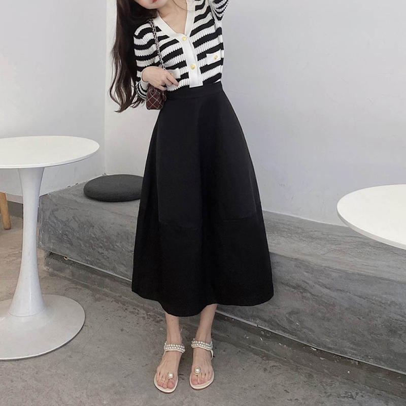 Floral Bud High-Waisted Flare Skirt - Slimming Mid-Length Commuter Style for Spring/Summer 2025 Floral Bud High-Waisted Flare Skirt - Slimming Mid-Length Commuter Style for Spring/Summer 2025