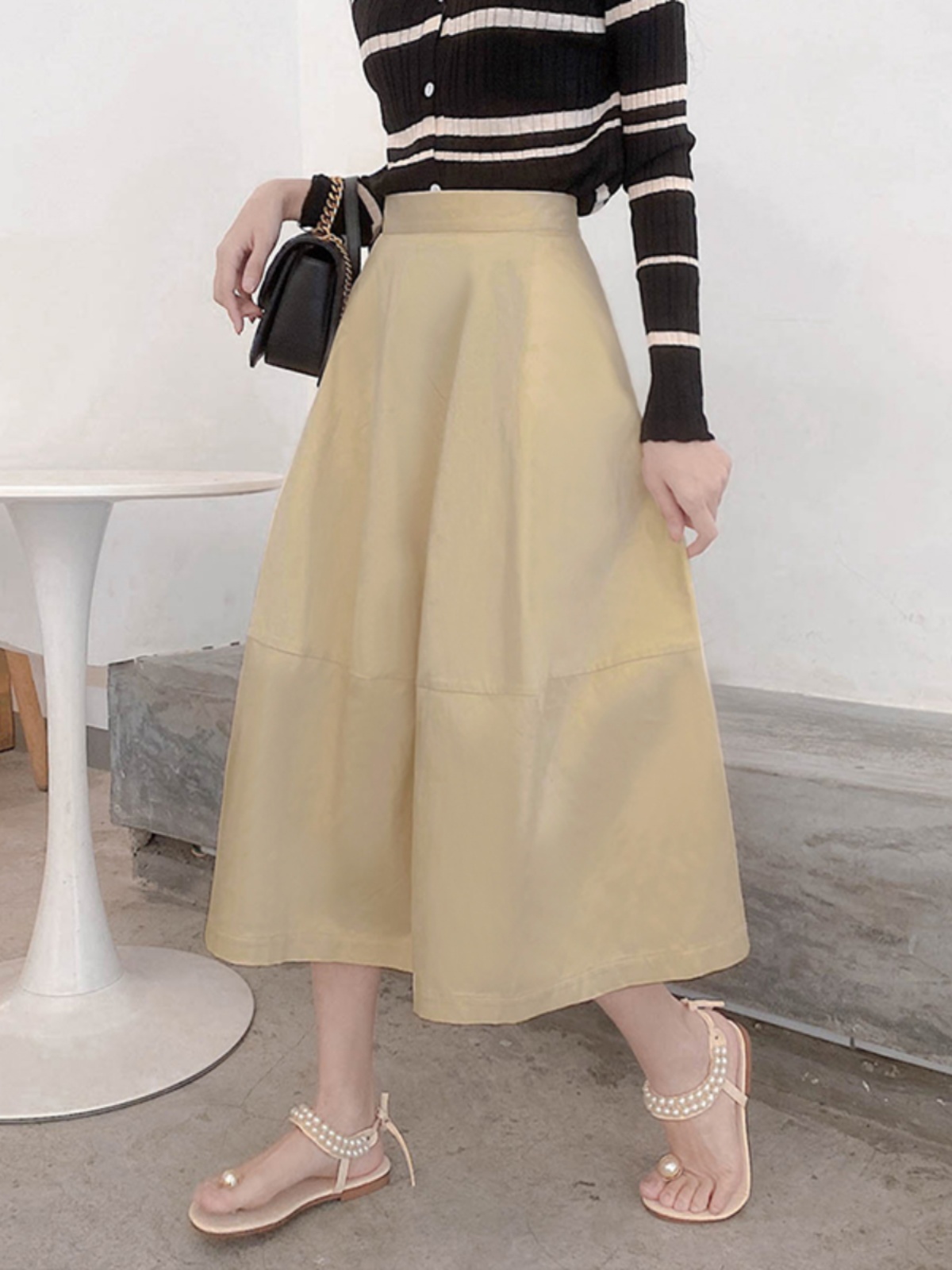 Floral Bud High-Waisted Flare Skirt - Slimming Mid-Length Commuter Style for Spring/Summer 2025 Floral Bud High-Waisted Flare Skirt - Slimming Mid-Length Commuter Style for Spring/Summer 2025