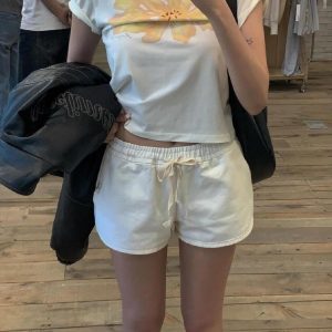 Floral Korean Style Short-Sleeve T-Shirt - Lightweight Slim-Fit Cotton Top for a Youthful Look