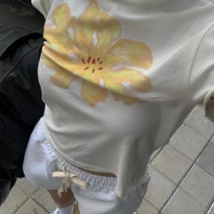 Floral Korean Style Short-Sleeve T-Shirt - Lightweight Slim-Fit Cotton Top for a Youthful Look