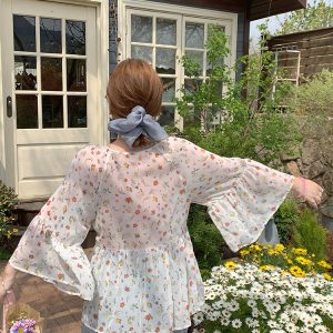 Floral Long Sleeve Chiffon Shirt for Women - Vintage 90s Style Loose Bell Sleeve Sun Protection Top