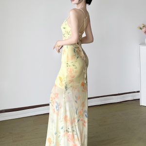 Floral Mesh Mermaid Long Dress - Women's Lace V-Neck Fishbone Waist-Defining Vacation Dress in South France Garden Style