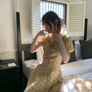 Floral Ruffled V-Neck Dress for Women, Tie Waist-Cinching, Mid-Length A-Line, Perfect for 2025 Spring and Summer Fashion