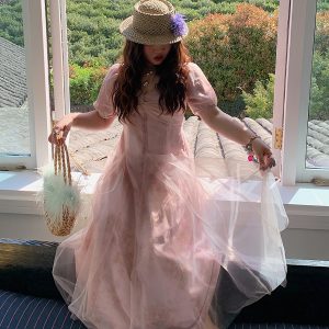 Floral V-Neck Dress for Women, Thin Gauze, Waist-Cinched, Summer 2025, Unique French Style, Elegant Floral Print, Fashion Trend