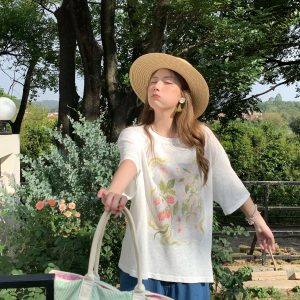 Flower Wish Berry Print White Linen Bamboo Short Sleeve T-Shirt for Women - Summer Loose Fit Vintage Style Top