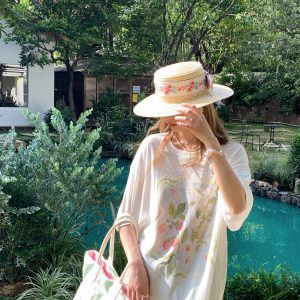 Flower Wish Berry Print White Linen Bamboo Short Sleeve T-Shirt for Women - Summer Loose Fit Vintage Style Top