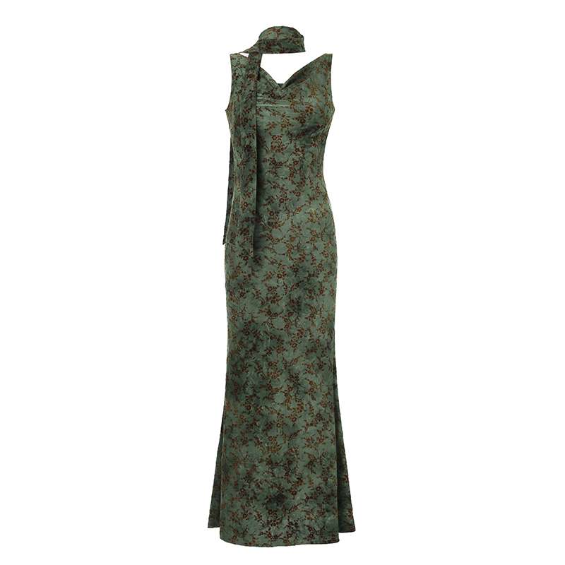 Flowing Collar Fishtail Long Dress for Women in Green Pine - Body-Hugging Chinese Style with Ancient Rhyme Design