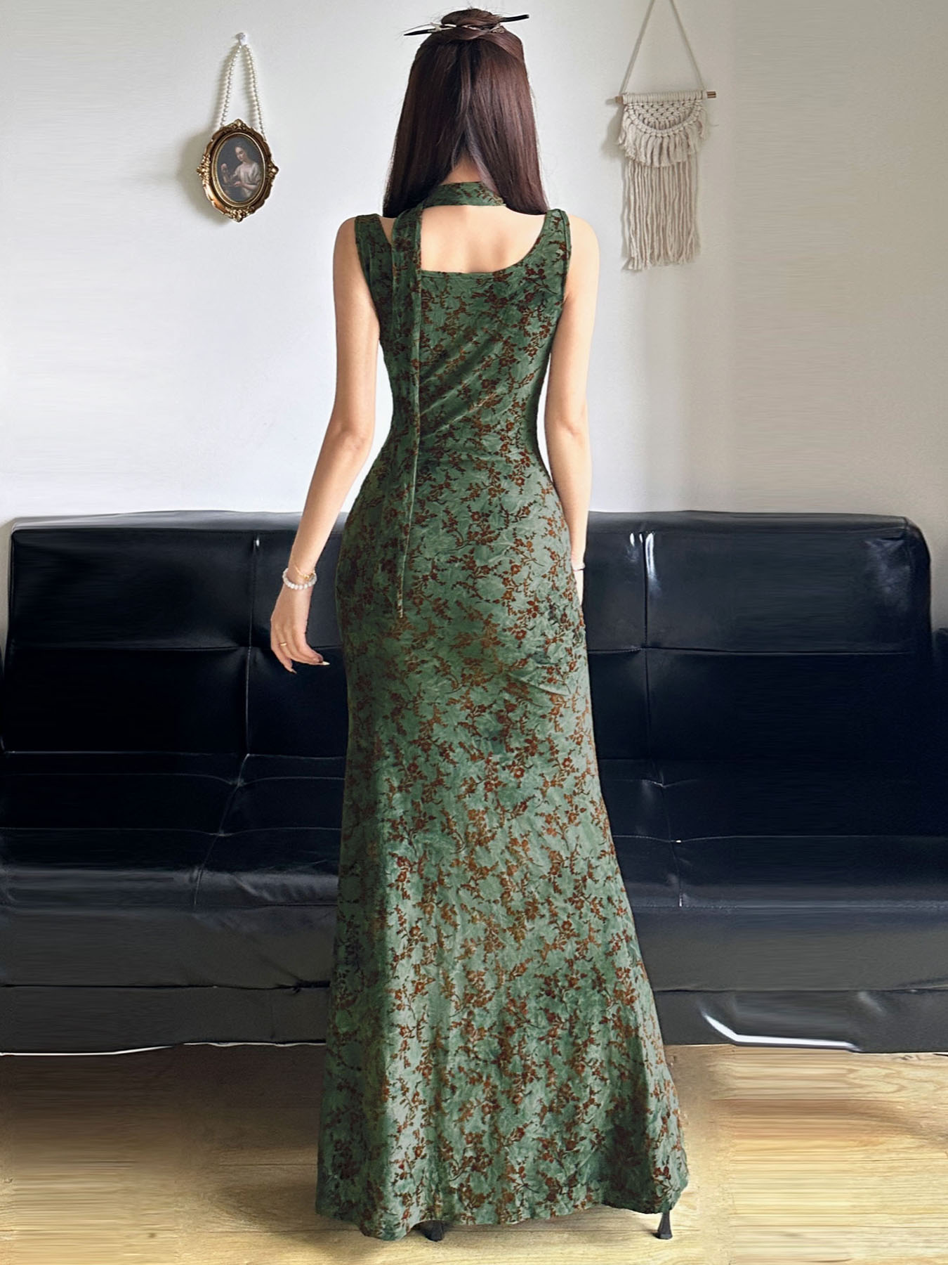 Flowing Collar Fishtail Long Dress for Women in Green Pine - Body-Hugging Chinese Style with Ancient Rhyme Design Flowing Collar Fishtail Long Dress for Women in Green Pine - Body-Hugging Chinese Style with Ancient Rhyme Design