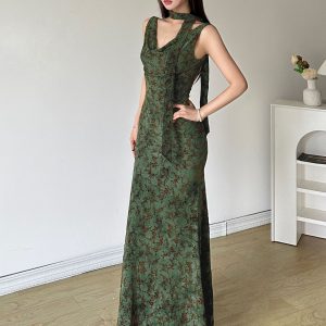 Flowing Collar Fishtail Long Dress for Women in Green Pine - Body-Hugging Chinese Style with Ancient Rhyme Design