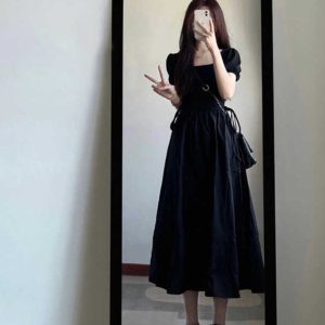 French Hepburn-Style Mid-Length Black Dress - Square Neck, Waist-Cinching, Elegant Casual Summer Dress for Women
