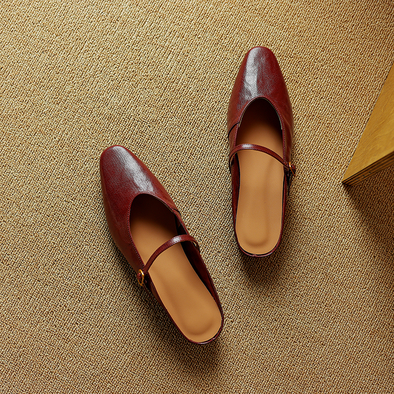 French Retro Genuine Leather Height-Increasing Slip-On Mules for Women - Comfortable Flat-Toe Half Slippers French Retro Genuine Leather Height-Increasing Slip-On Mules for Women - Comfortable Flat-Toe Half Slippers